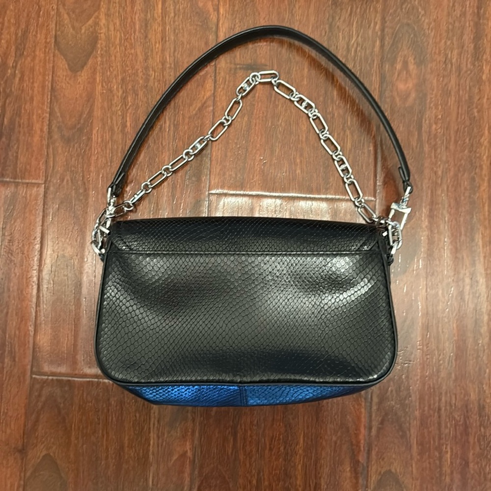 Michael Kors Black Shoulder Bag with Chain Strap - Picture 3 of 10